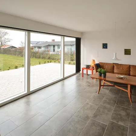 Vakantiehuis Four-bedroom Holiday In Ebeltoft